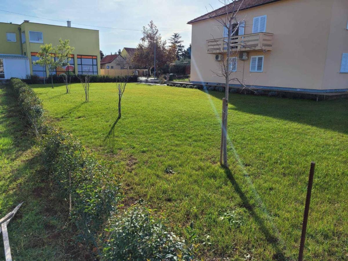 Apartmani Loli Ugljan Bagian luar foto