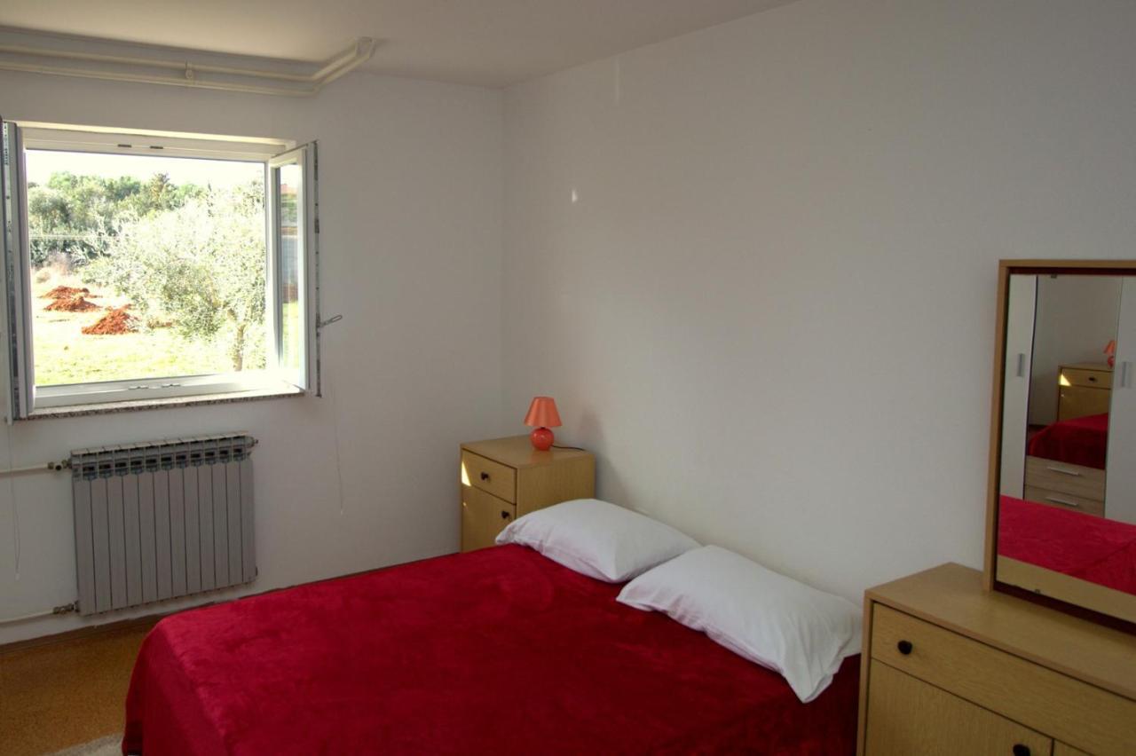 Apartmani Loli Ugljan Bagian luar foto